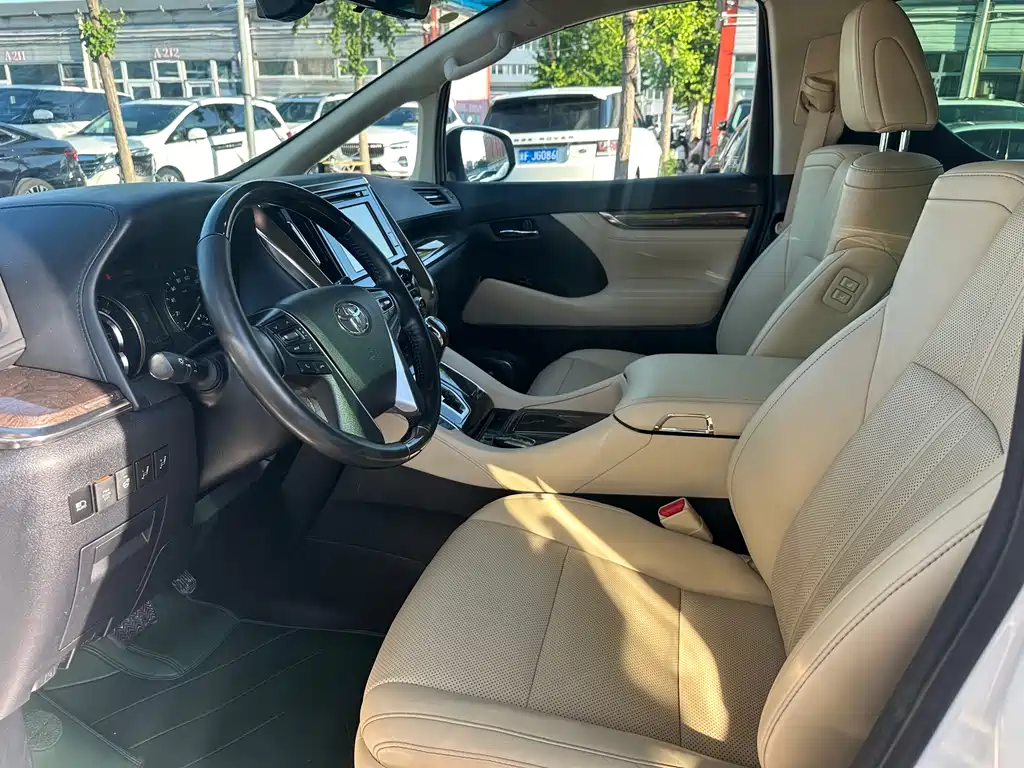 Toyota Alphard 2019 2.5L Luxury
