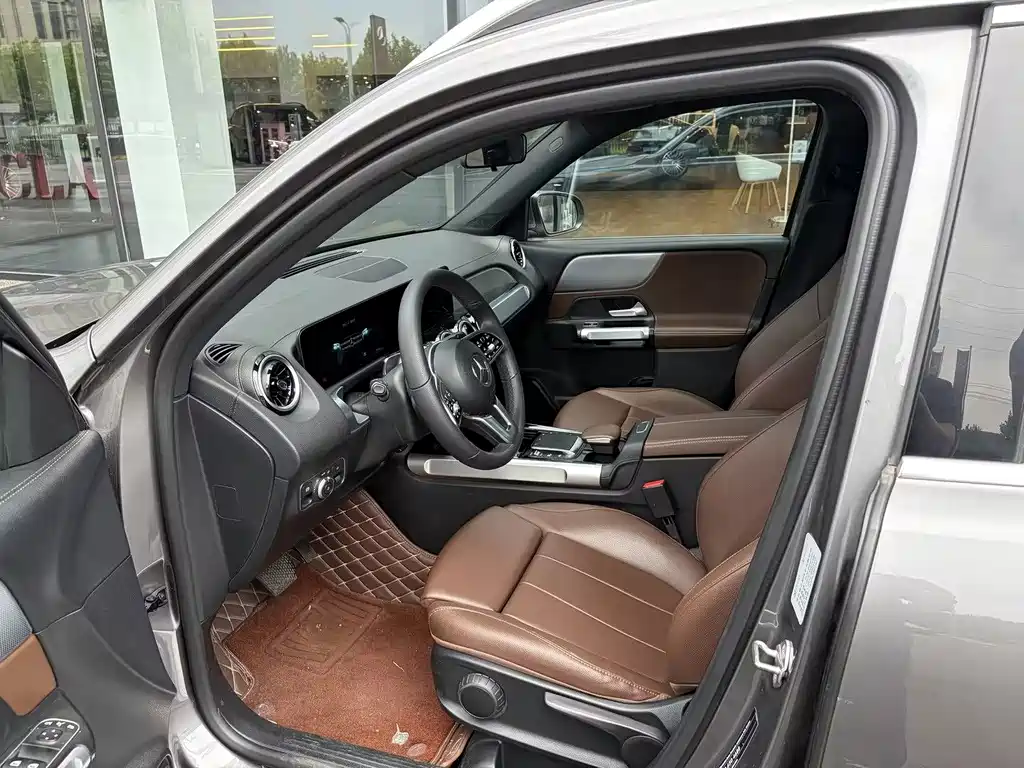 Mercedes-Benz GLB — миниатюра 8