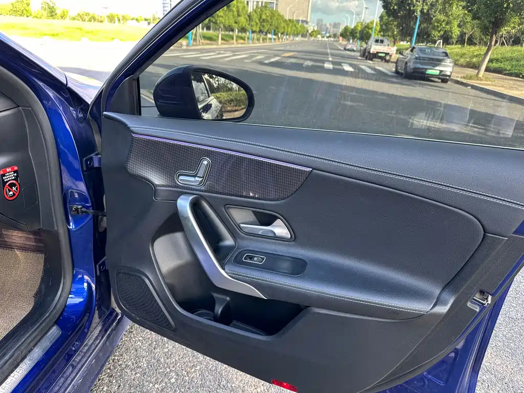 Mercedes-Benz A-Class — миниатюра 11