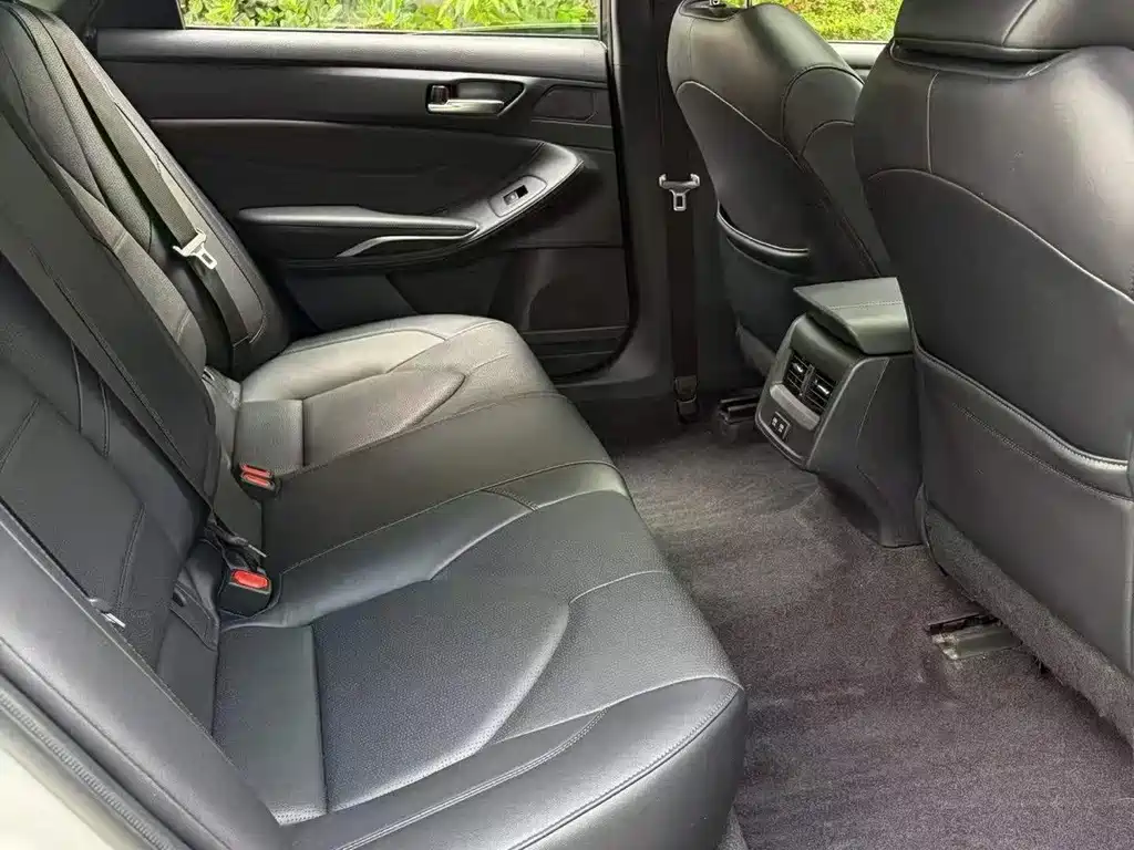 Toyota Avalon — миниатюра 11
