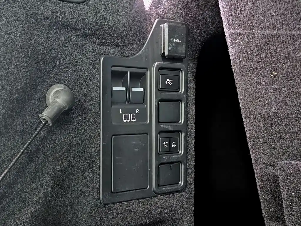 Land Rover Discovery — миниатюра 25
