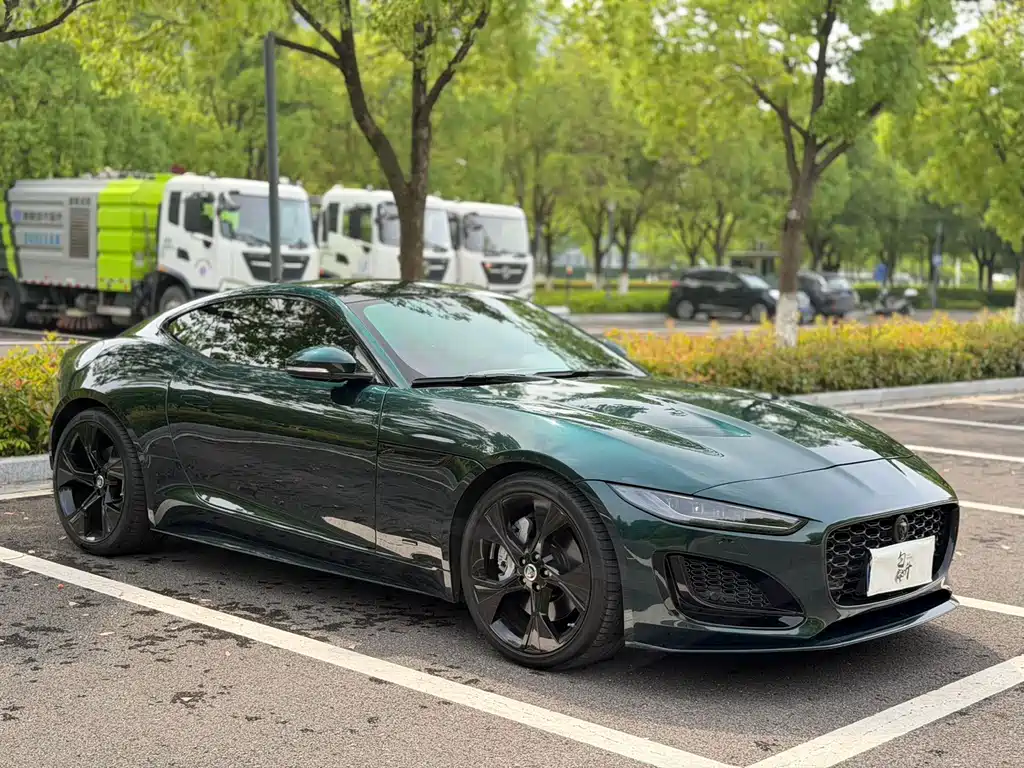 Jaguar F-Type 2024 P300 75