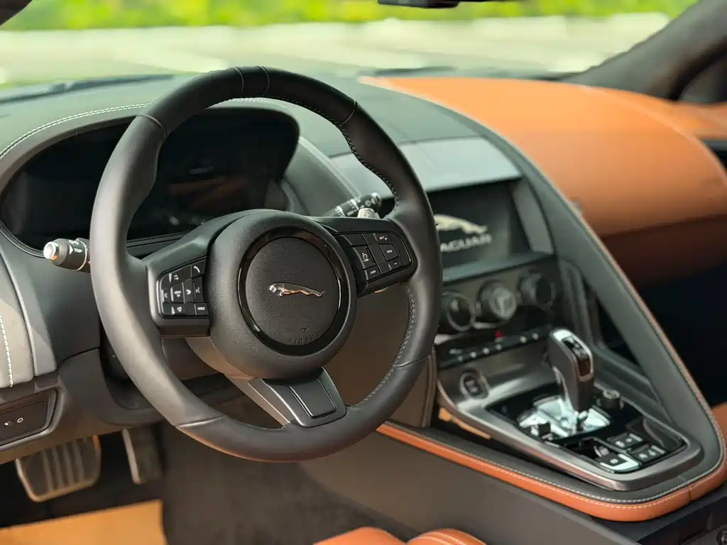Jaguar F-Type 2024 P300 75