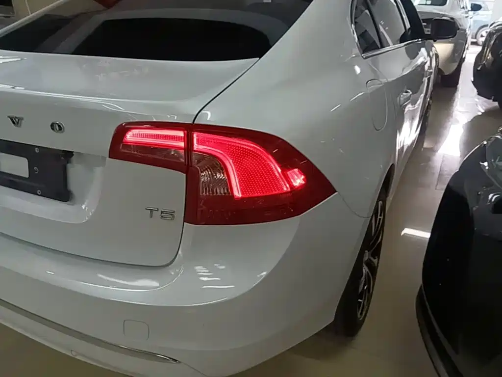 Volvo S60 — миниатюра 8