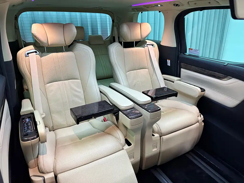 Toyota Vellfire — миниатюра 20