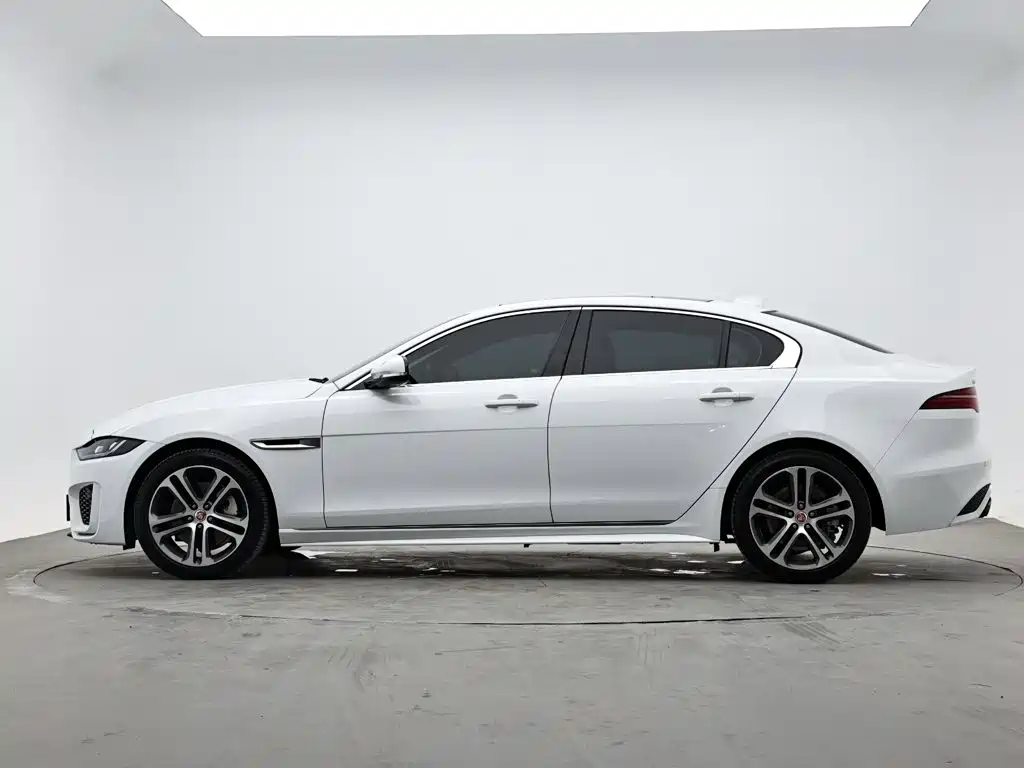 Jaguar XEL — миниатюра 6