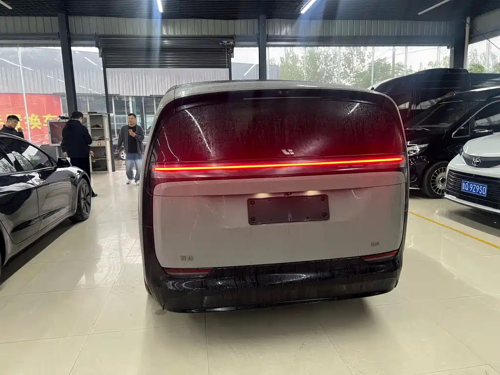 Li Auto Li MEGA — миниатюра 8