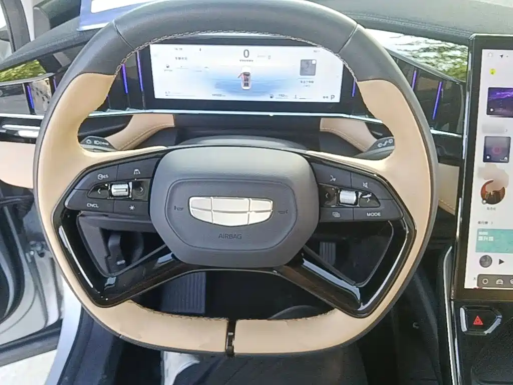Geely Boyue L — миниатюра 11