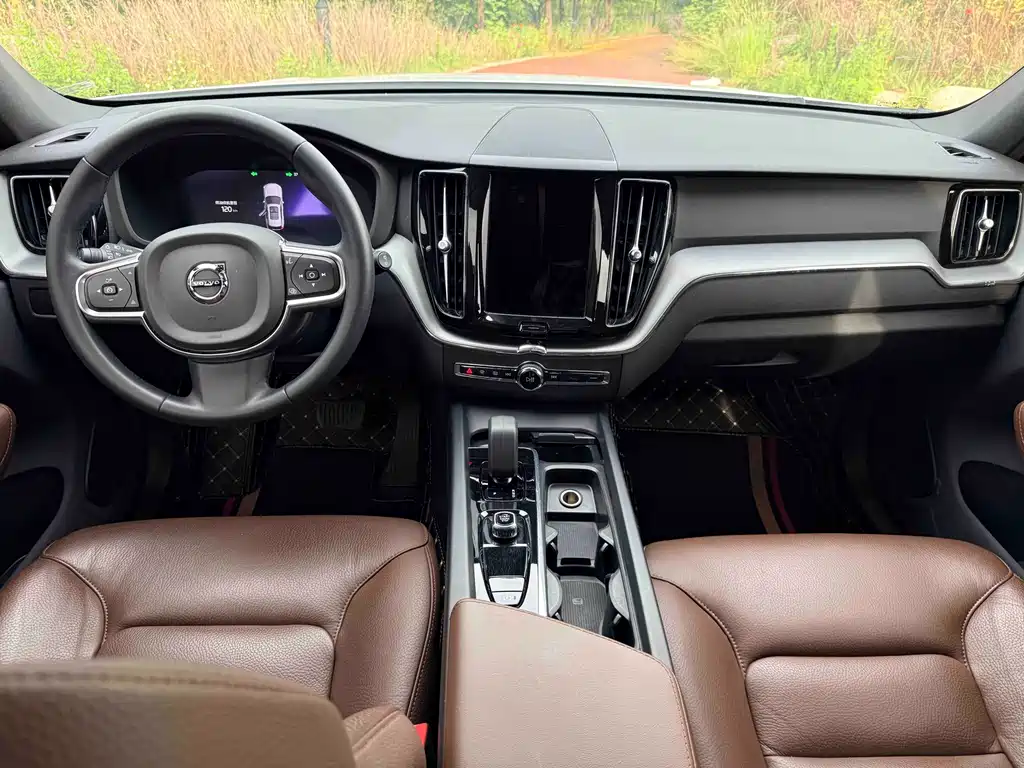 Volvo XC60 — миниатюра 6