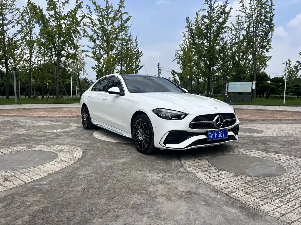 Mercedes-Benz C-Class — миниатюра 3
