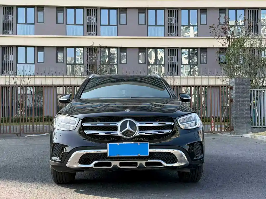 MERCEDES-BENZ GLC