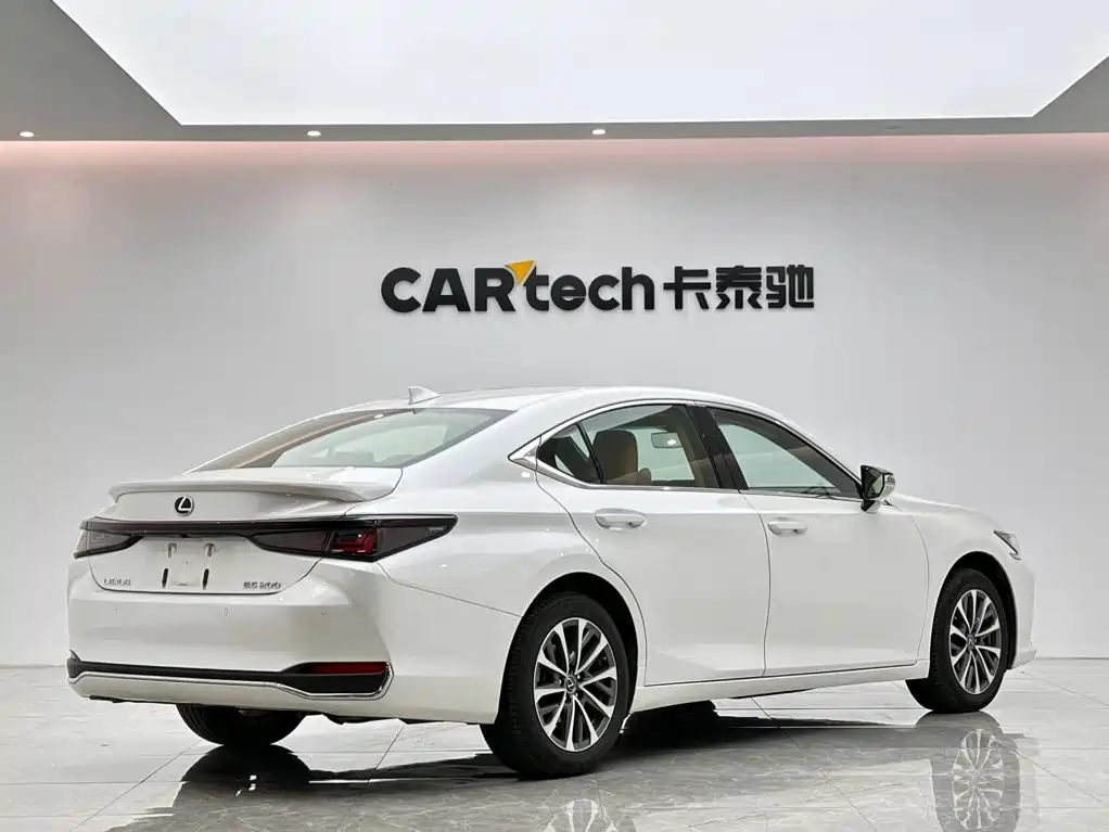 Lexus ES — миниатюра 5