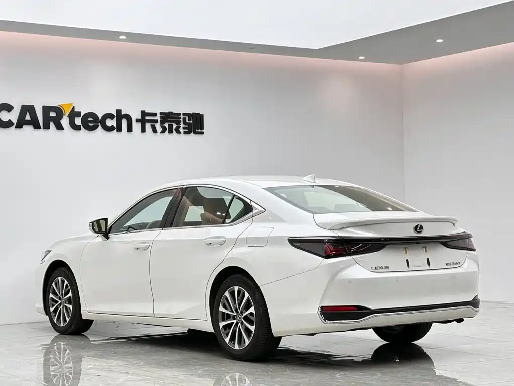 Lexus ES — миниатюра 3