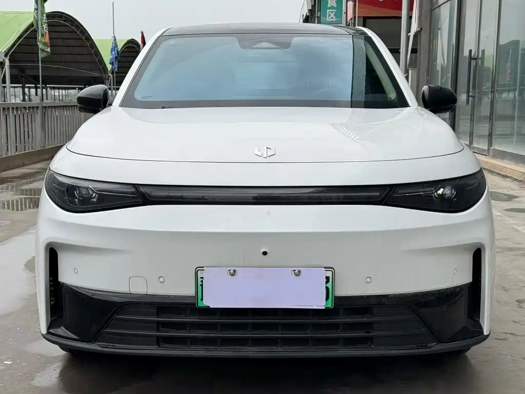 Leapmotor Leapmotor C10 — миниатюра 2