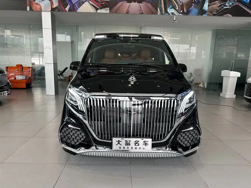 Mercedes-Benz Vito 2024 2.0T 7 мест