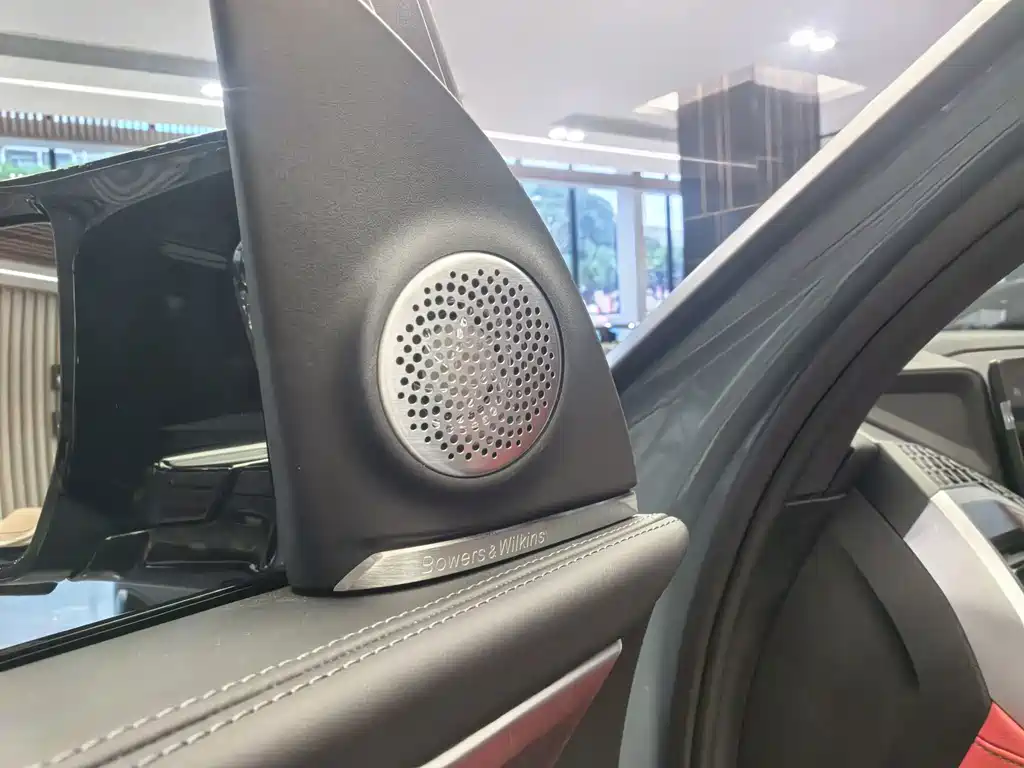 BMW XM — миниатюра 7