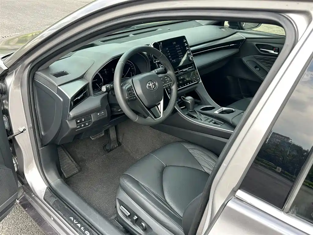 Toyota Avalon 2019 2.5L XLE Luxury VI