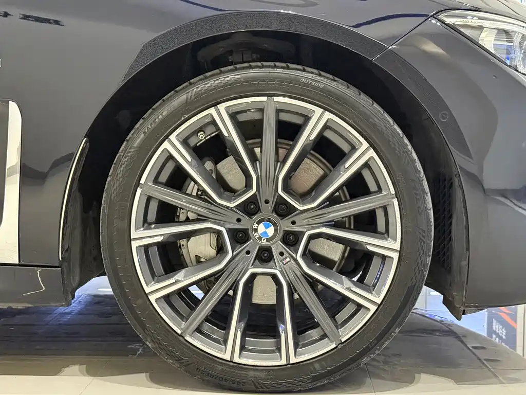 BMW 7 SERIES