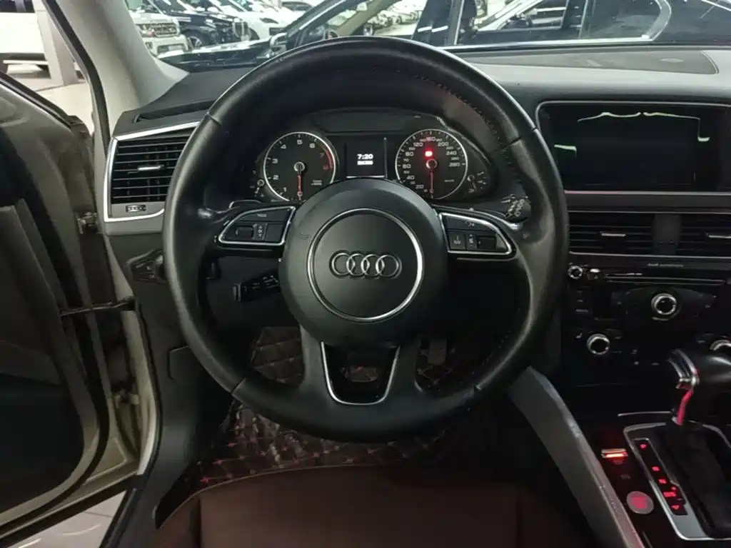 Audi Q5 — миниатюра 11