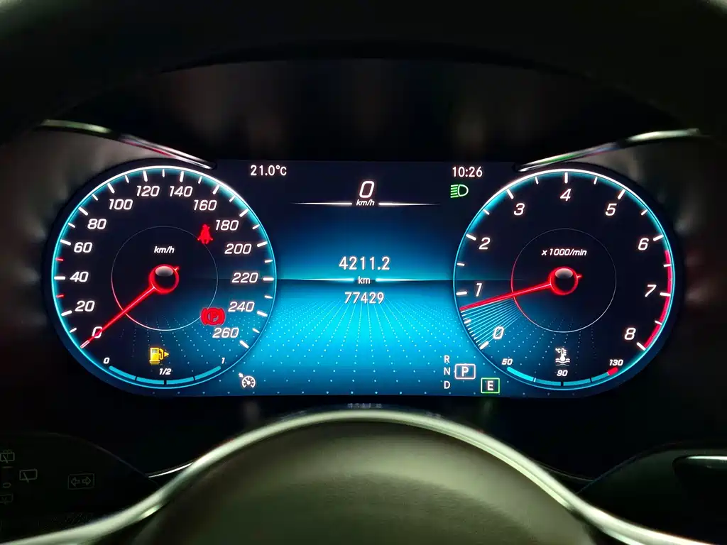 Mercedes-Benz GLC — миниатюра 12
