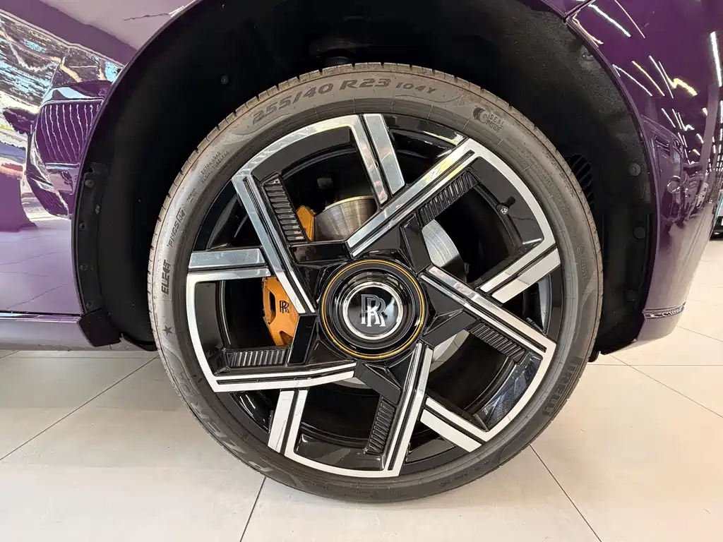 Rolls-Royce Cullinan — миниатюра 12
