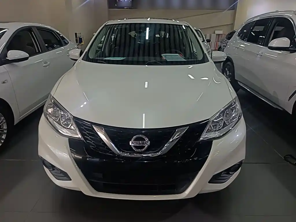 Nissan Tiida — миниатюра 3