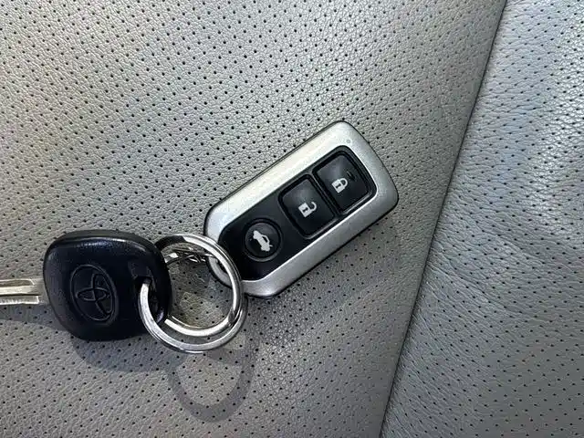 Toyota Camry — миниатюра 14