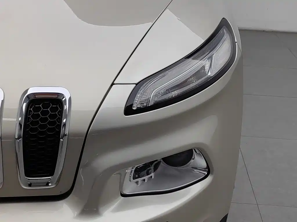 Jeep Cherokee — миниатюра 7