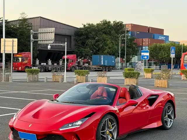 FERRARI F8