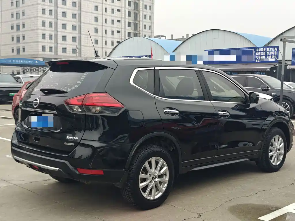 Nissan X-Trail — миниатюра 18