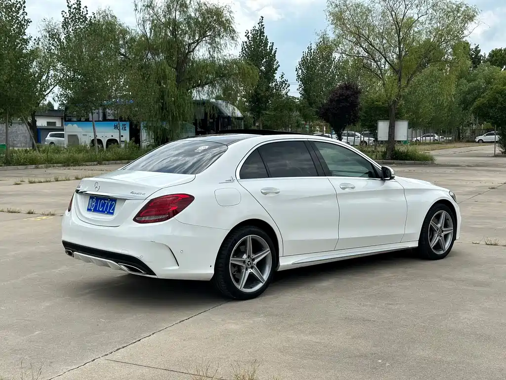 Mercedes-Benz C-Class — миниатюра 6