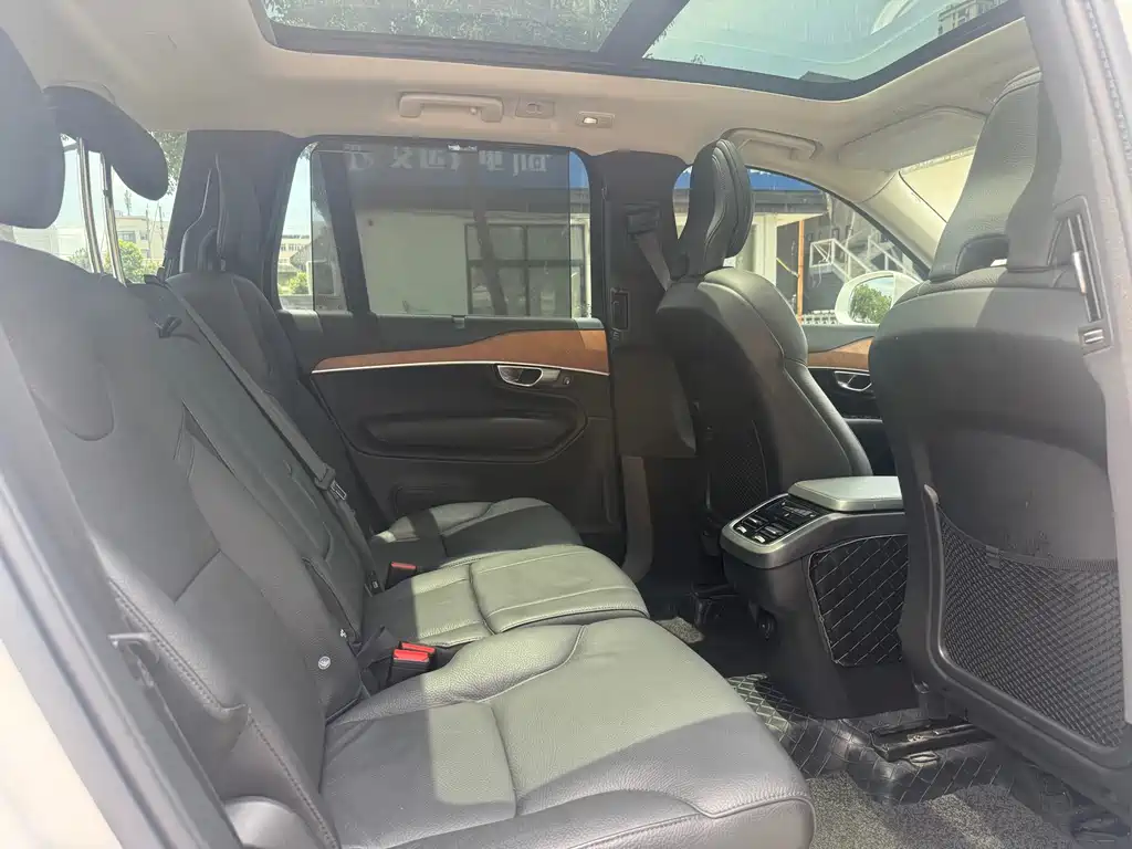 Volvo XC90 — миниатюра 15
