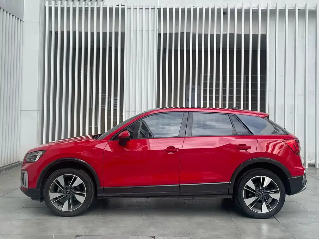 Audi Q2L — миниатюра 4