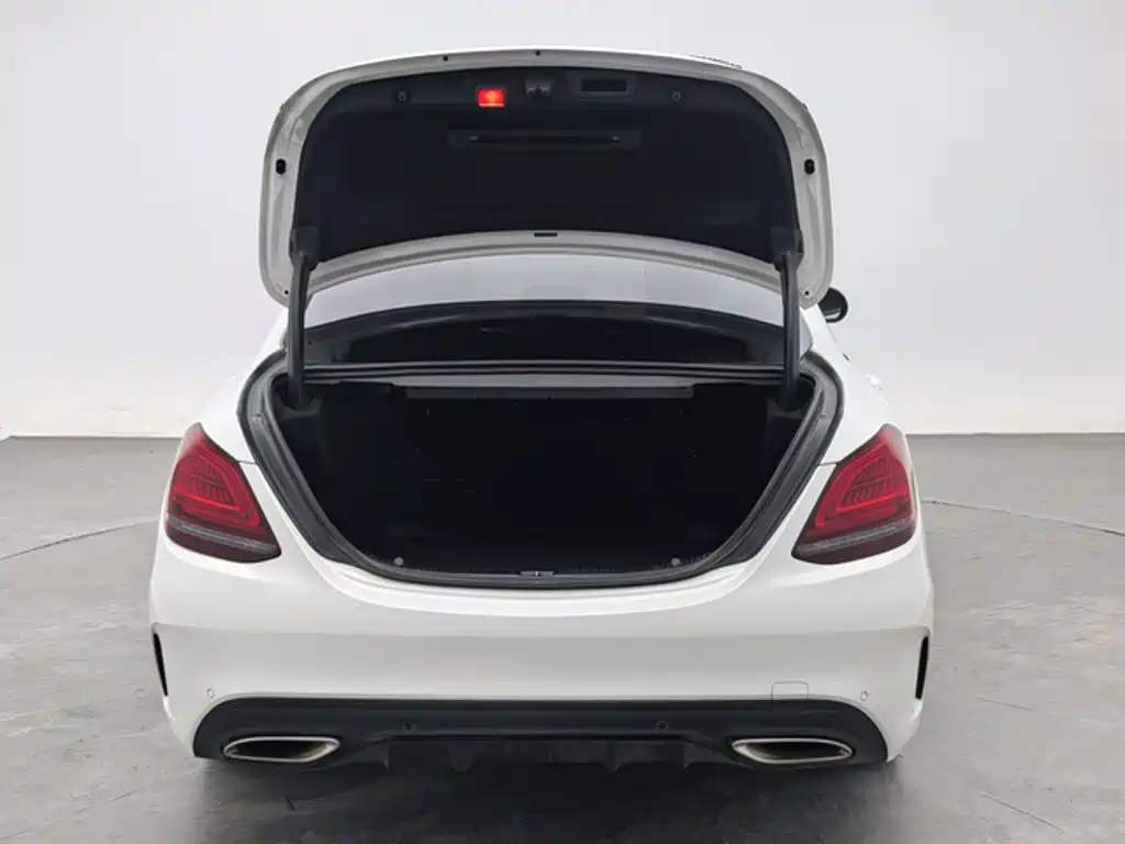 Mercedes-Benz C-Class — миниатюра 11