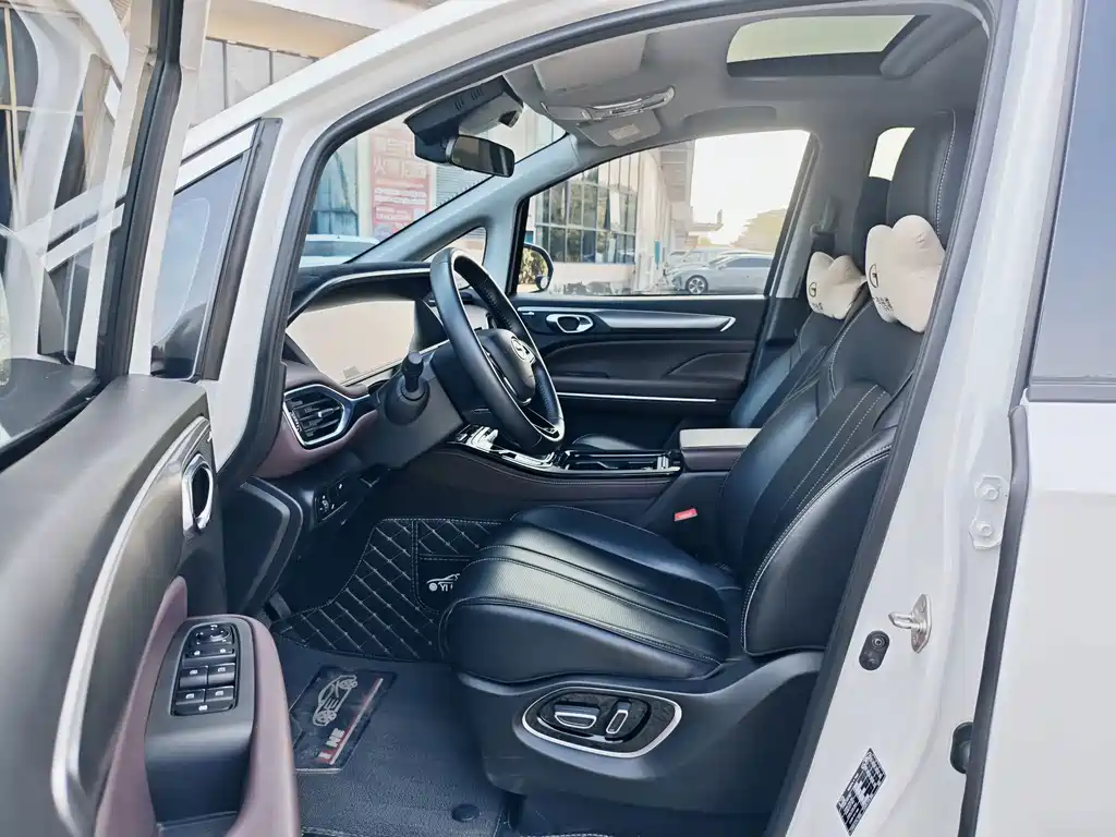 GAC Motor Trumpchi M6 — миниатюра 4
