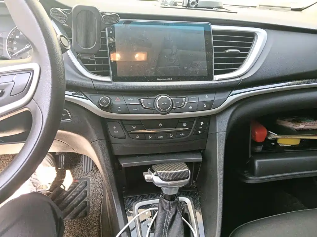 Buick Excelle — миниатюра 9