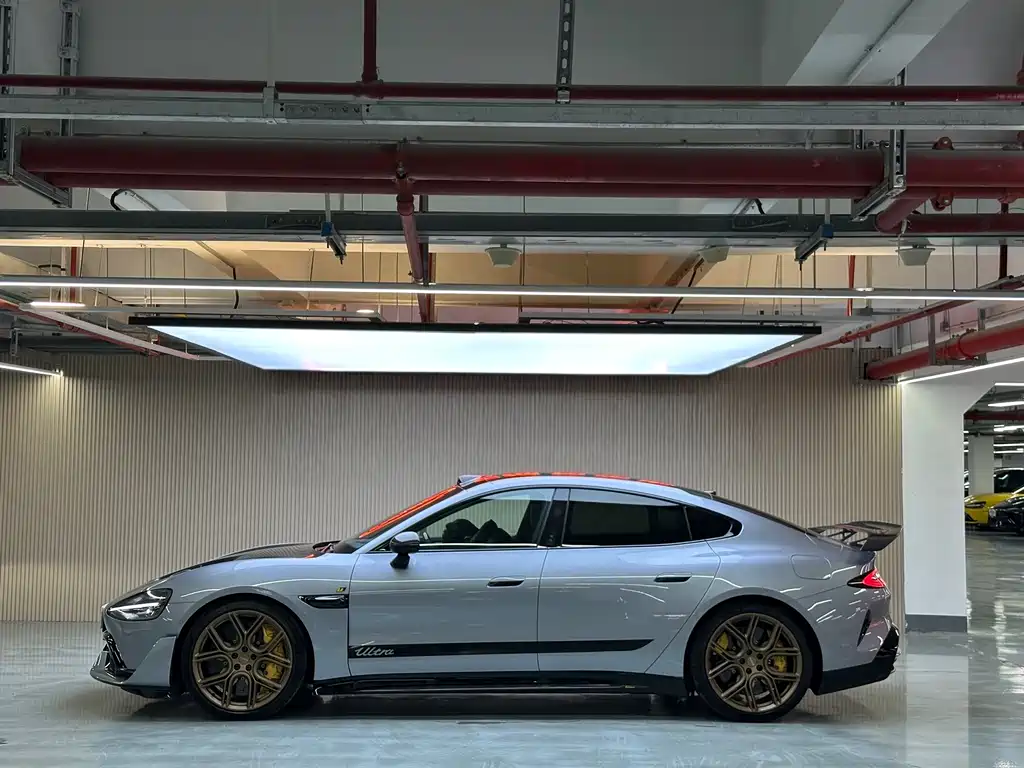 XIAOMI CAR XIAOMI SU7 ULTRA