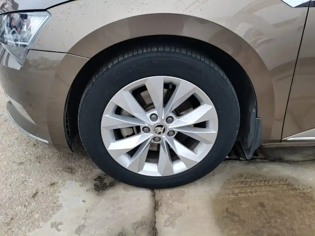 Skoda Superb — миниатюра 23