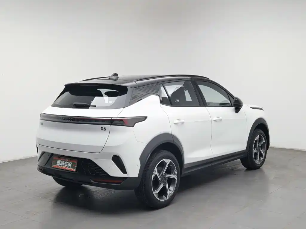 Lynk & Co 06 — миниатюра 2