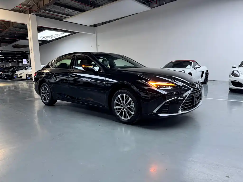 Lexus ES 2025 200 Premium
