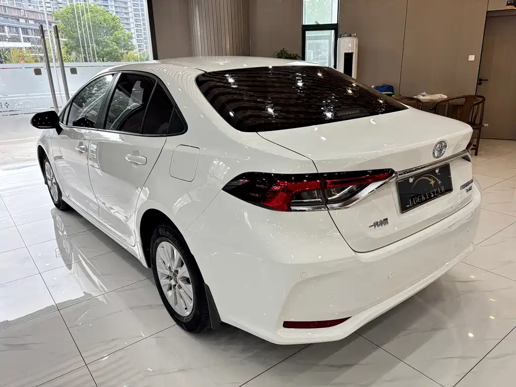 Toyota Corolla — миниатюра 3