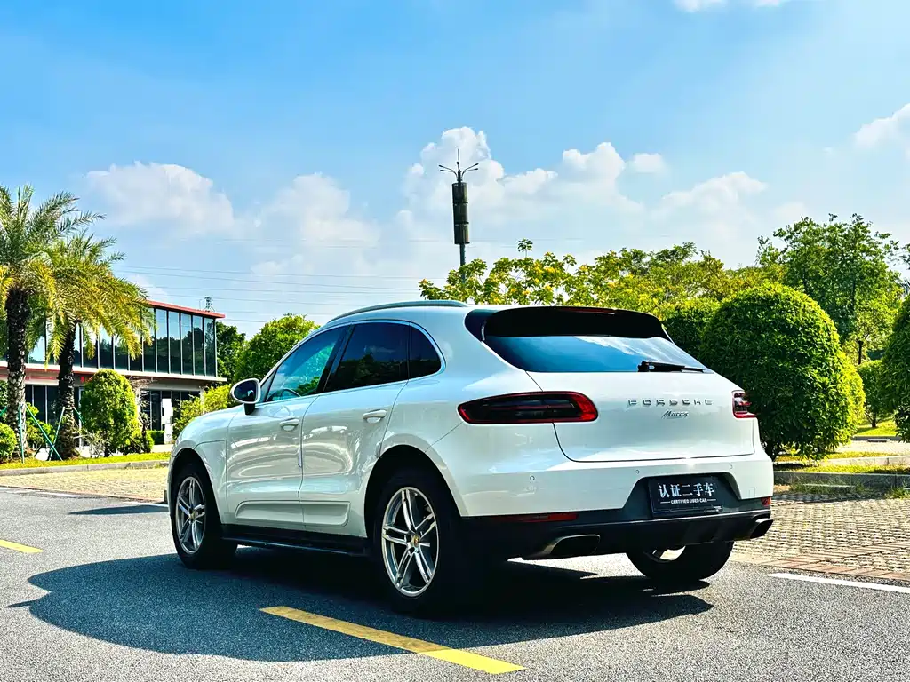 Porsche Macan — миниатюра 8