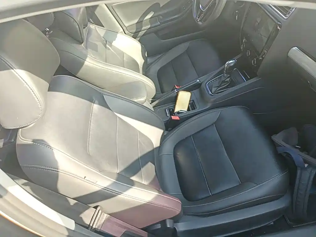 Volkswagen Sagitar — миниатюра 25
