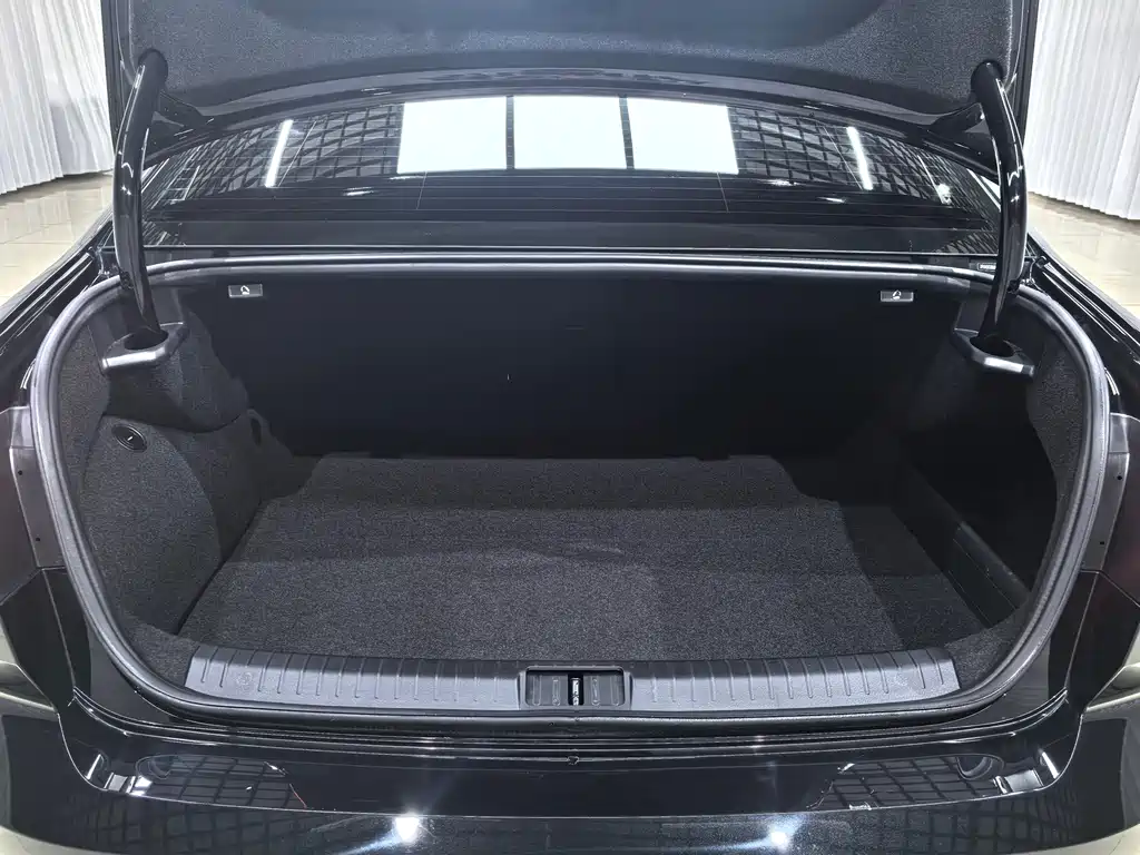Volkswagen Magotan PHEV — миниатюра 14