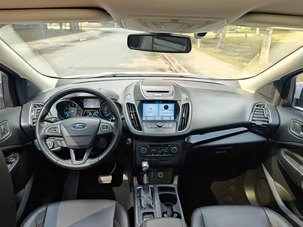 Ford Kuga — миниатюра 15