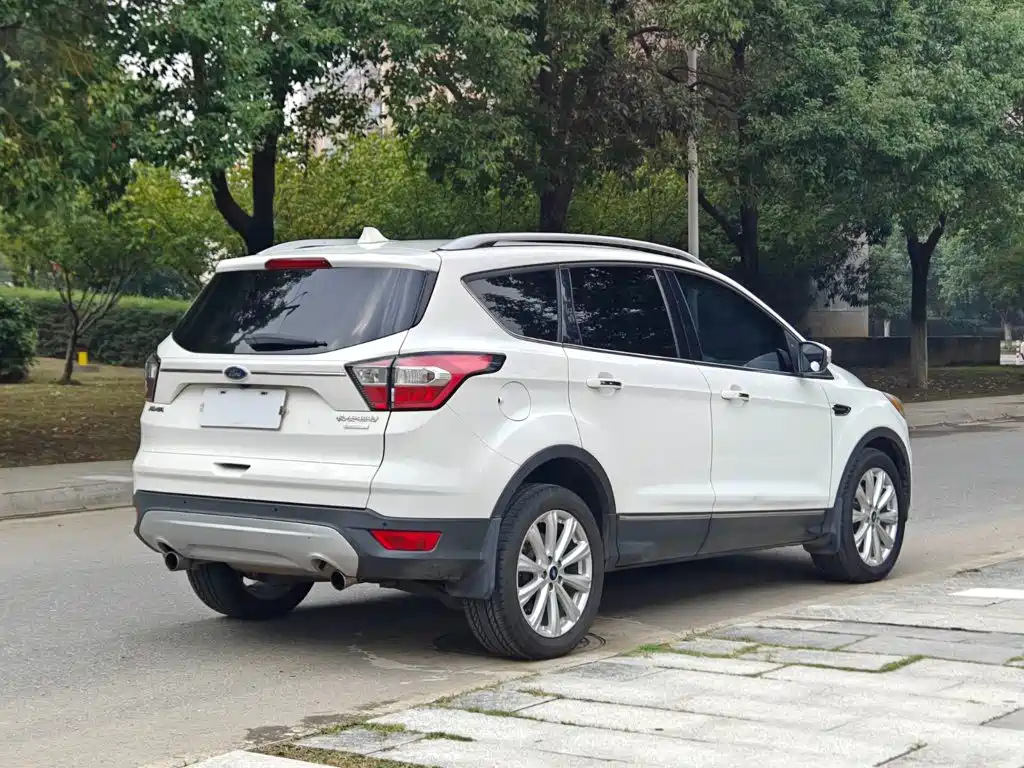 Ford Kuga — миниатюра 6