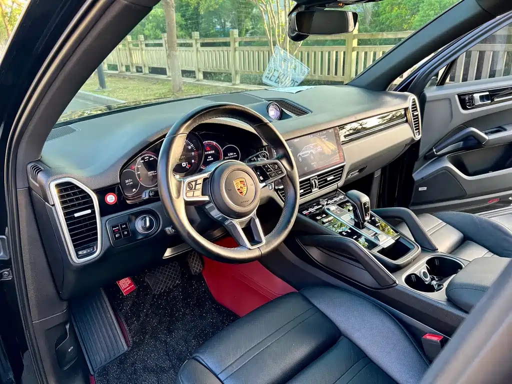 Porsche Cayenne — миниатюра 8