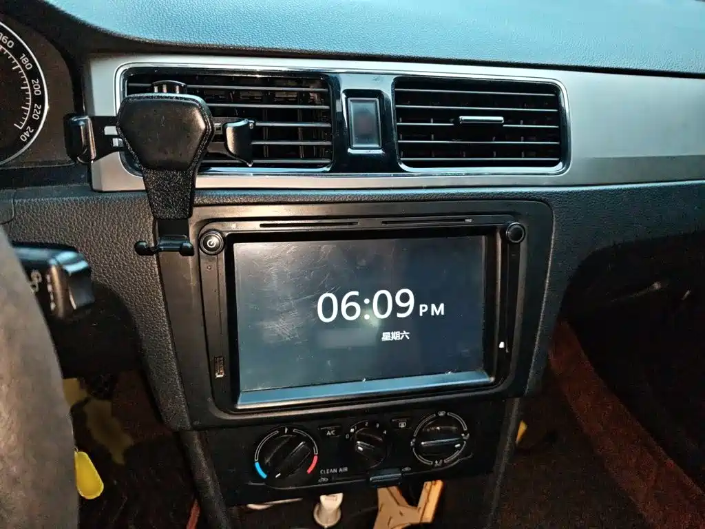Skoda Rapid Spaceback — миниатюра 6