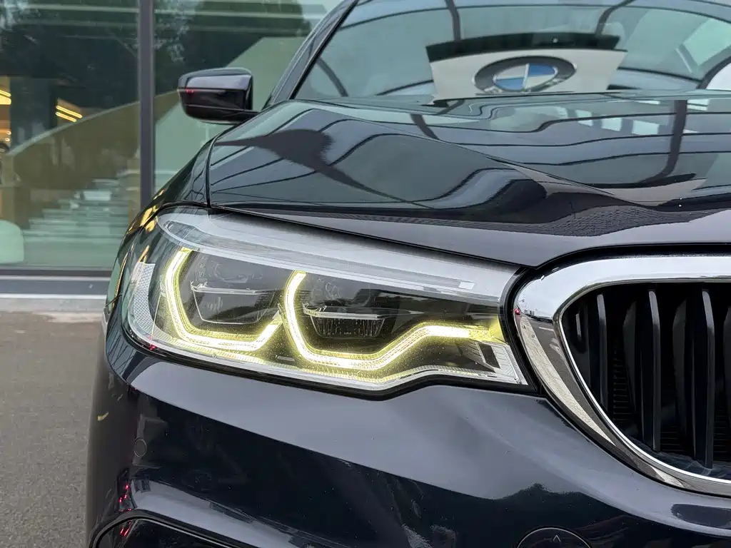 BMW 5 Series — миниатюра 21