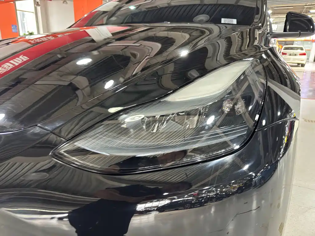 Tesla Model Y — миниатюра 14